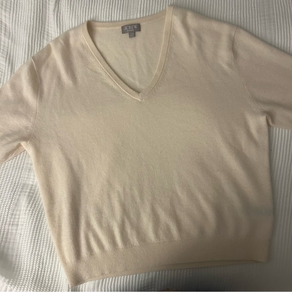 J Crew Cashmere Relaxed V-neck Sweater - Picture 3 of 5